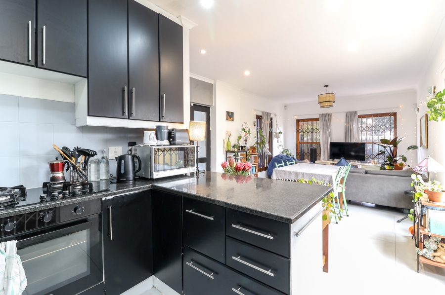 To Let 2 Bedroom Property for Rent in Claremont Western Cape